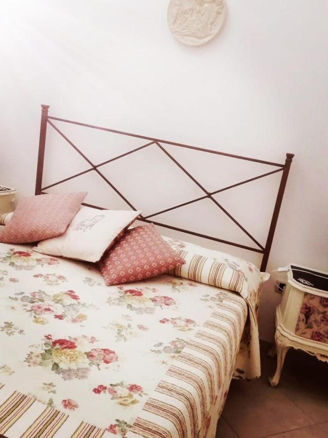B&B A Due Passi Мартина-Франка Экстерьер фото