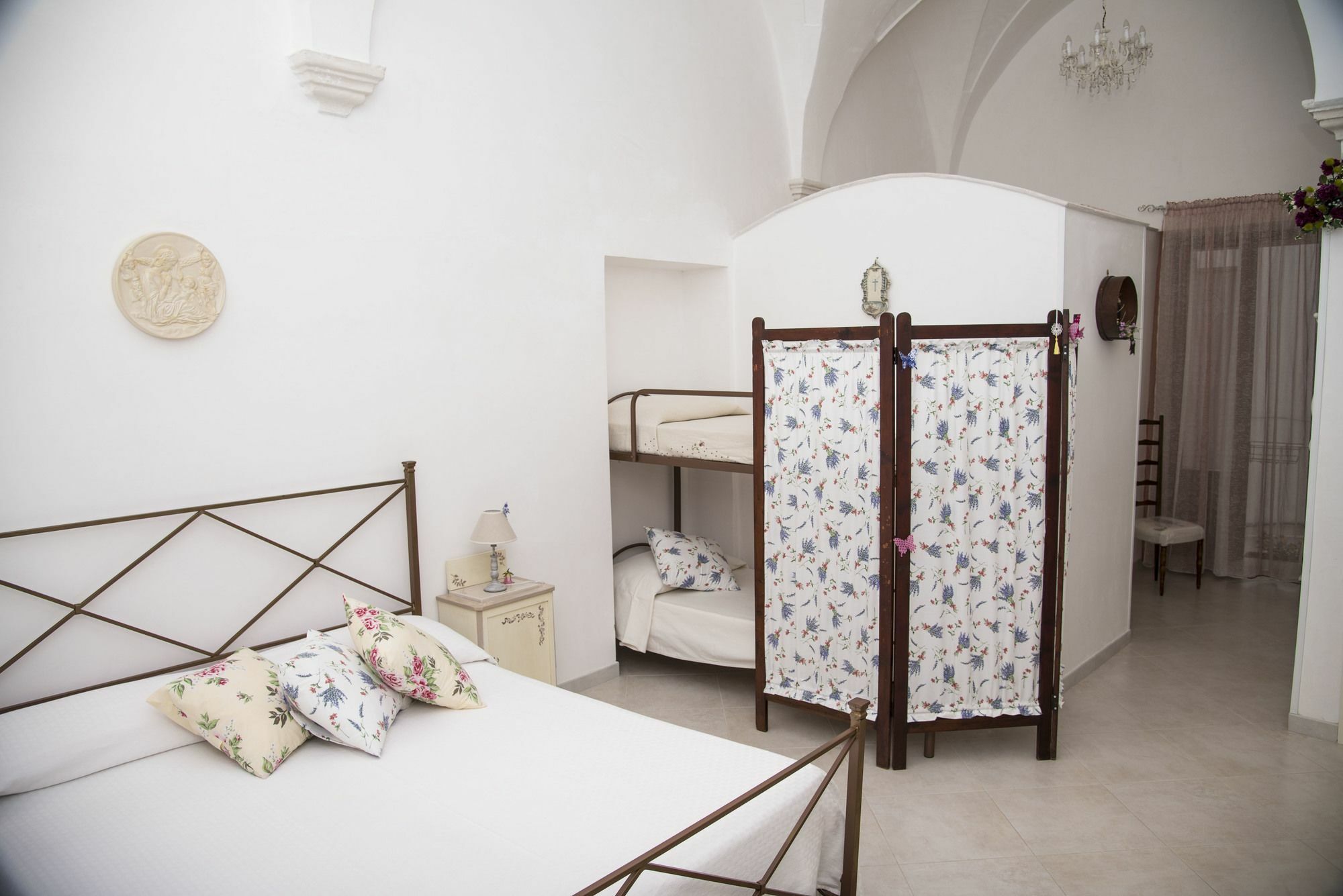 B&B A Due Passi Мартина-Франка Экстерьер фото