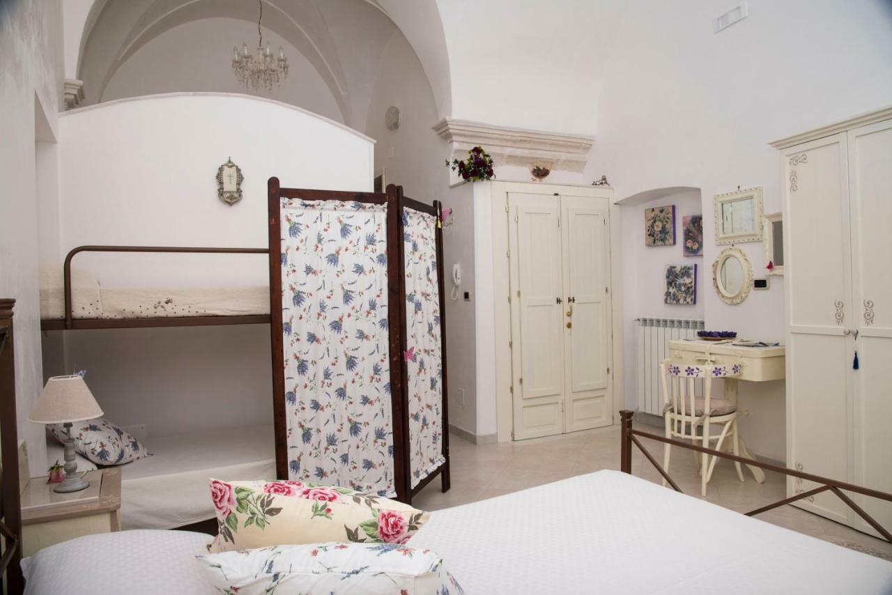 B&B A Due Passi Мартина-Франка Экстерьер фото