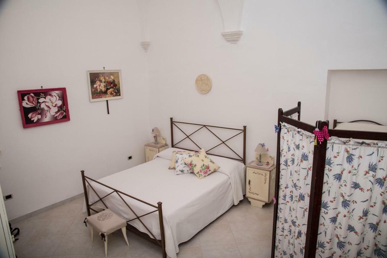 B&B A Due Passi Мартина-Франка Экстерьер фото